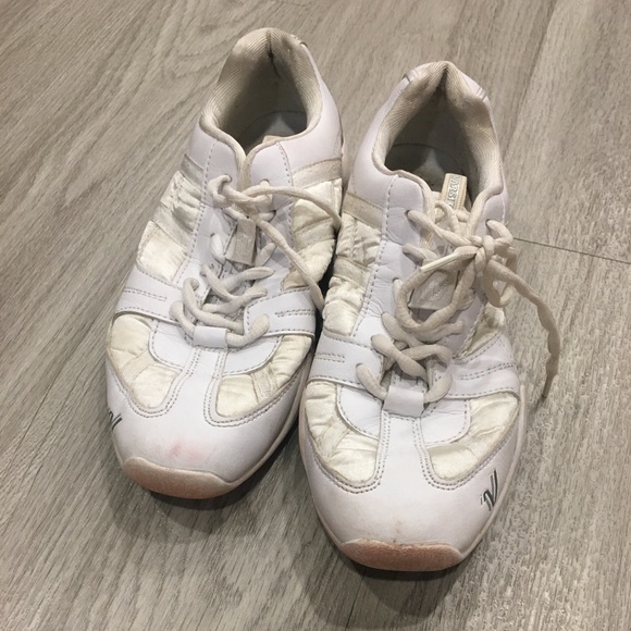 varsity v4x cheer shoes
